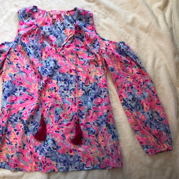 Lilly Pulitzer Tops - Lilly Pulitzer silk, open shoulder blouse.